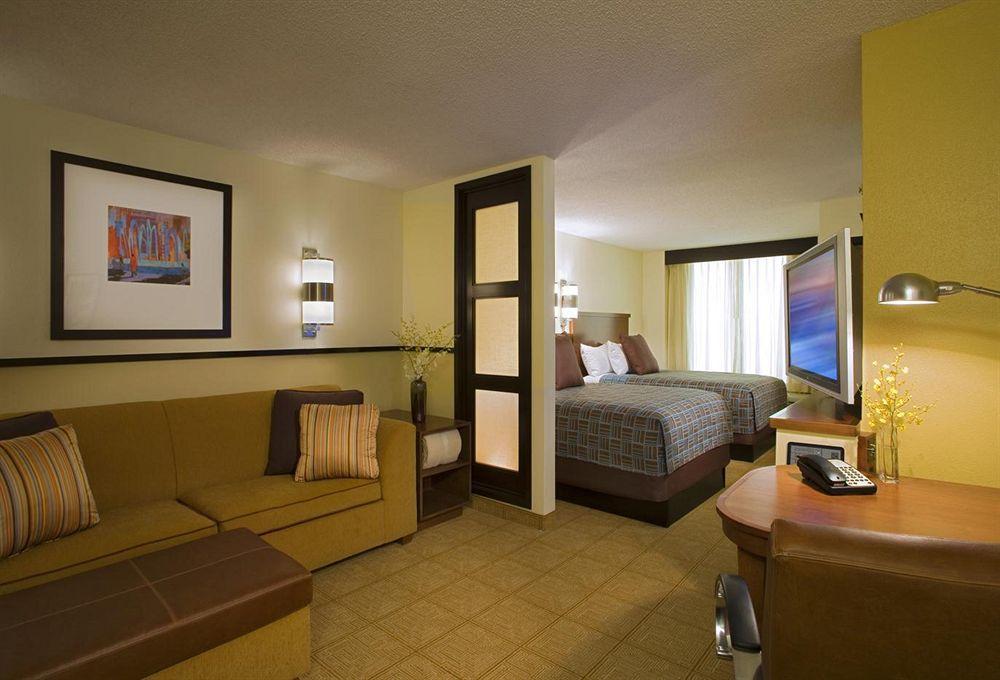 Hyatt Place Greenville/Haywood Kültér fotó