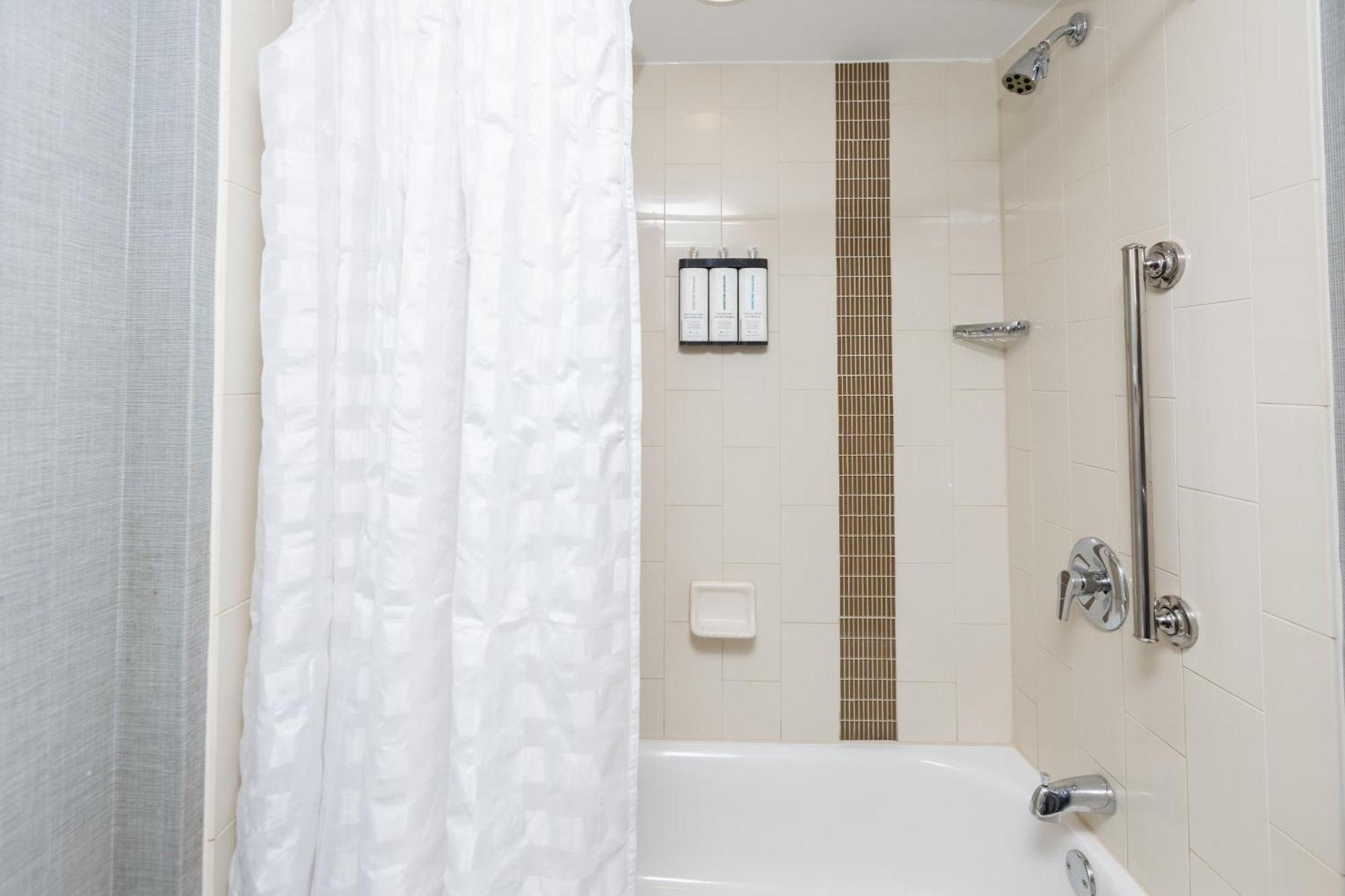 Hyatt Place Greenville/Haywood Kültér fotó